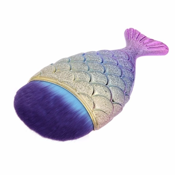 Colorful Mermaid Foundation Makeup Brush - Picture 2 of 2